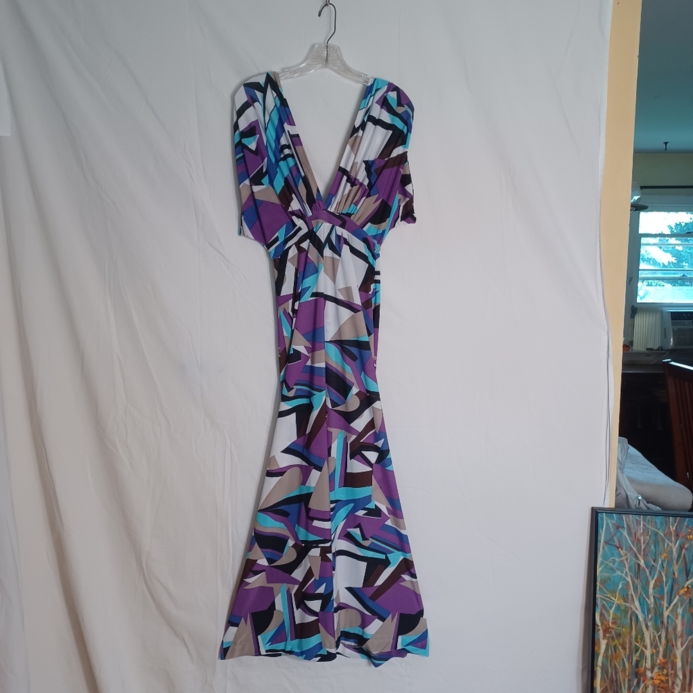 Flowy deep v maxi dress, geometric print by Tbags Los Angeles